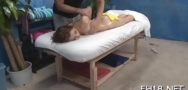  Gir gets an gazoo massage then fucks her therapist